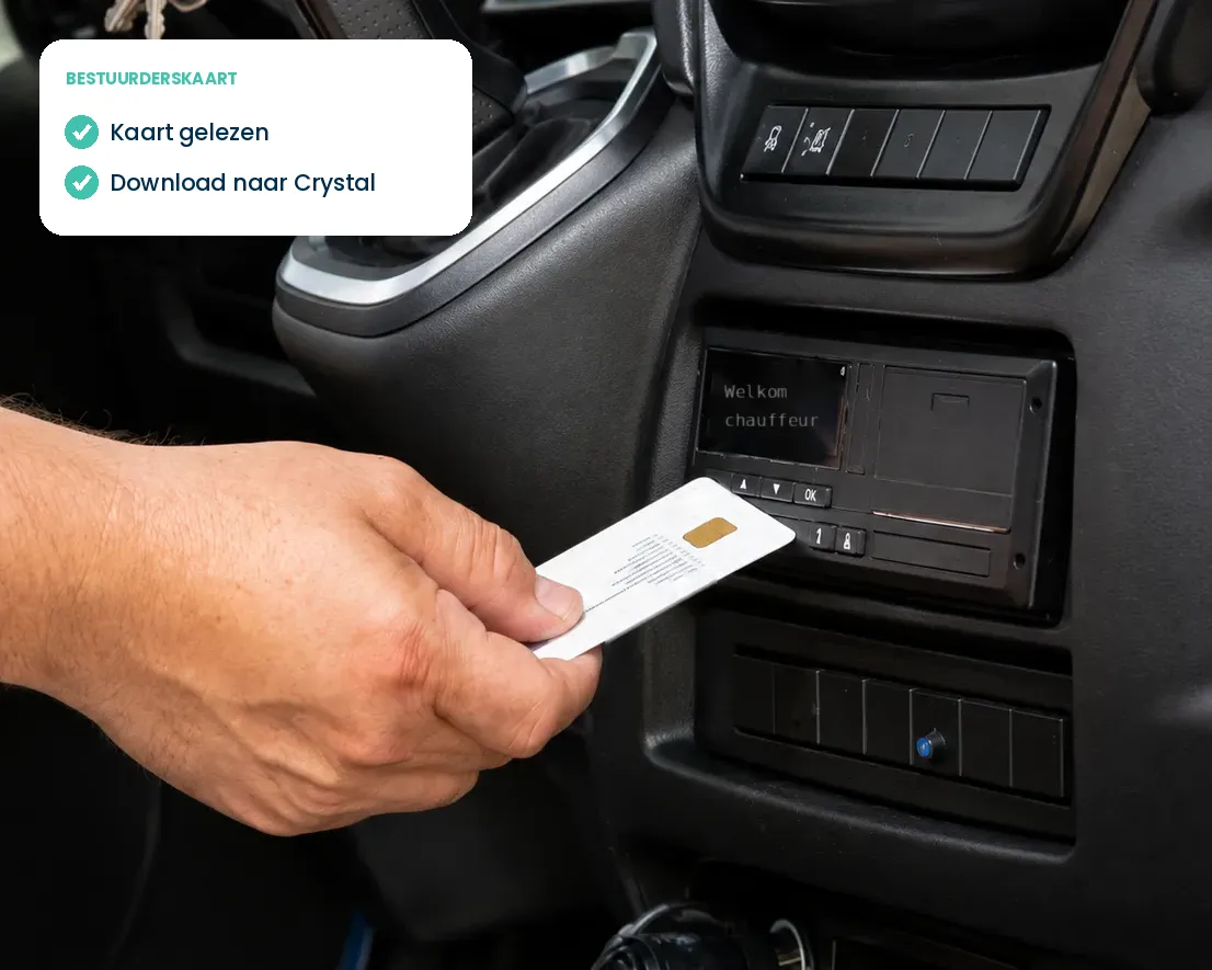 Bestuurderskaart in een digitale tachograaf die automatisch wordt gedownload naar Crystal