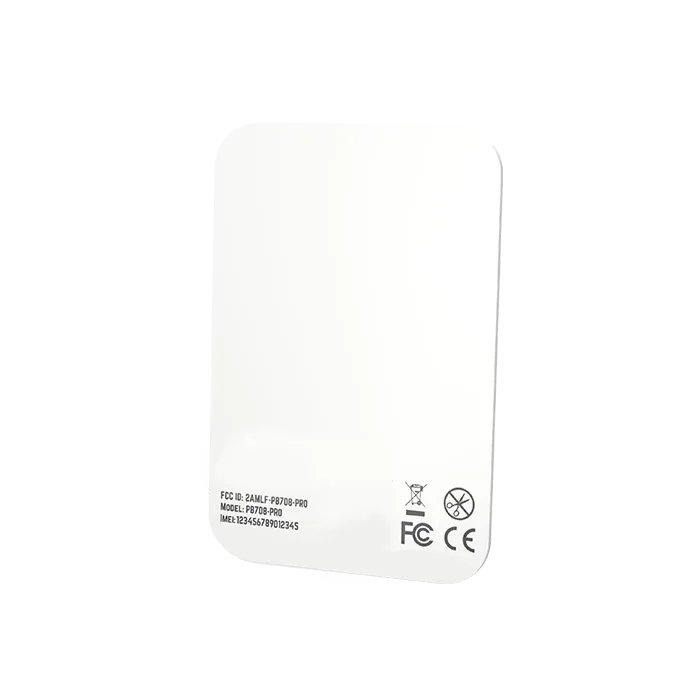 Findr Badge, een dunne witte BLE-tracker in kaartformaat